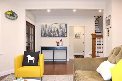 Image de Spacious, Modern, Comfy close to Boston and Beach