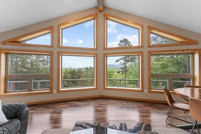 Unplug & unwind! 3 bed cabin The Perfect getaway!