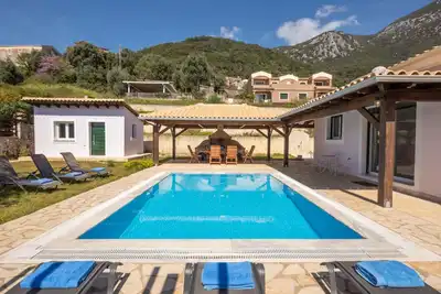 Image de Modern Villa en plain pied à 120 m de la plage blue azure