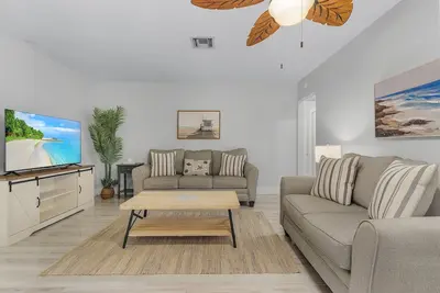 Image de 6 Person 2-Bedroom Condo with Patio - Redfish - Welcome to our newly renovated, spacious and luxurious two-bedroom condo!