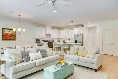 Image de Chic St Simons Island Vacation Rental w/ Backyard