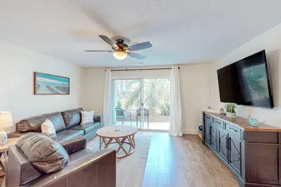 Image de Ground-floor condo with patio, hot tub, in/outdoor pools, gym, washer/dryer, Ac