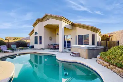 Image de Inviting home with pool, hot tub, enclosed yard, fast WiFi, & W/D