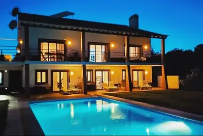 Image de Cottage with Lakeview and Pool - Monte das Matas