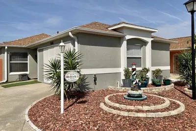 Image de Across from Tierra del Sol pub, pool, sports & golf!