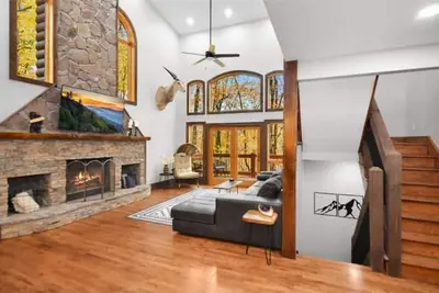 Image de Luxury Mountain Oasis Sleeps 16