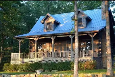 Image de Log Cabin w\/ Picturesque Mtn View. Private Sunsets. Hot Tub. Kid & Dog Friendly