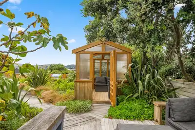 Image de Rosy Retreat - Raumati Beach Holiday Home