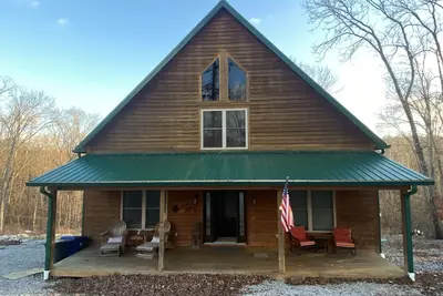 Image de Beautiful house in tranquil setting by the banks of Lake Cumberland