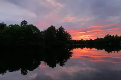 Image de Cozy Family Cottage - Perfect for playing on the water and evenings on the deck.