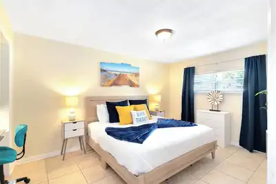 Image de Tideside~ Walk to the beach, Pool, Bbq, Games, Gym