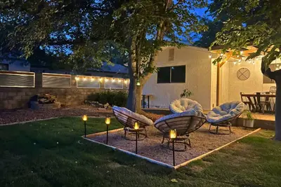 Image de Prime Location, Ultra-Modern, Fire Pits, Bikes, Pets