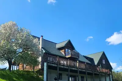 Image de Phantom Pines Lodge | 3-Story, Private Golf Course View