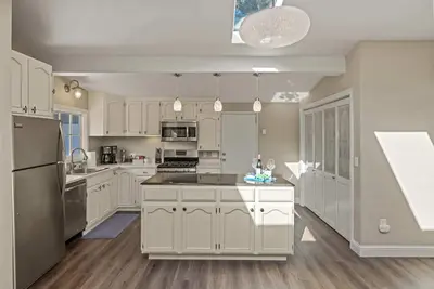 Image de Hillcrest Haven: Updated Three bedroom  Pacific Grove home