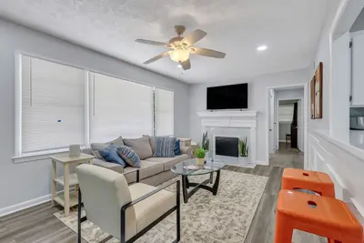 Image de Beautiful Private Savannah Home!