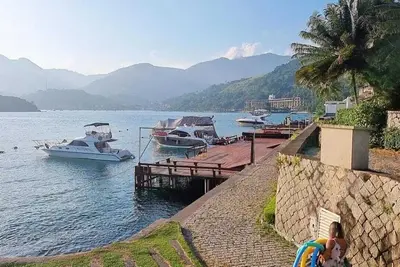 Image de Casa Condomínio em Angra dos Reis - Piscina e Vista Para o mar
