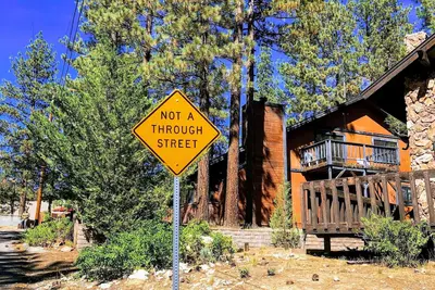 Image de HomeAway from home-Bbq-Rv Parking-Near ConventionCtr-Speedway-Zipline-Sleeps 10