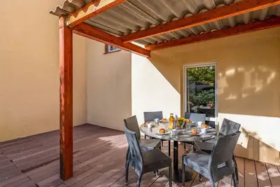Image de Agréable appartement avec piscine, climatisation, Wifi, Tv, terrasse, animaux admis et parking