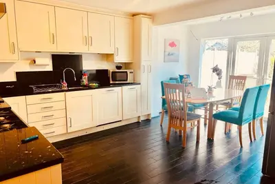 Image de Gorgeous Cosy home 2 Miles from Heathrow Airport