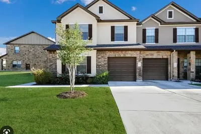 Image de Great Price! Monthly Rental. 3 Bed 2. 5 Bath Huge, Clean, and Beautiful Location