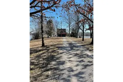 Image de Lake & Oaks Hideaway- Hidden Cabin on Private Lake