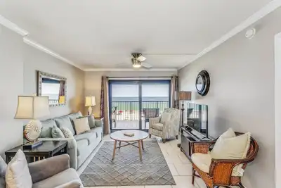 Image de New Listing! Ocean Breeze East-Oceanfront Condo w/Pool, come have fun in the sun!