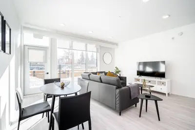 Image de (210) Stunning 2br/2ba in River East (1755)