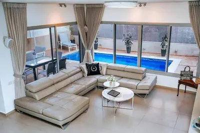 Image de O&O Group - Lux Beachfront Villa W Elevator & Pool