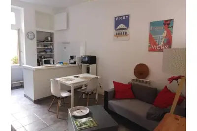 Image de Charmant F2 avec jardinet en centre ville