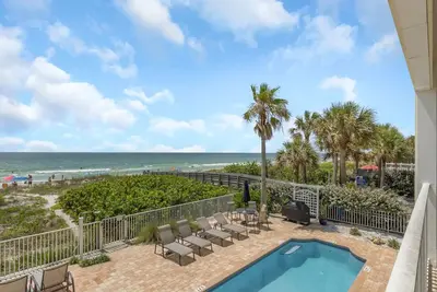 Image de Sip wine while watching dolphins swim past during sunset on balcony w/ Wow views