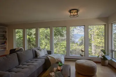 Image de Tonquin Beach I Wood Fireplace I Ev Charger