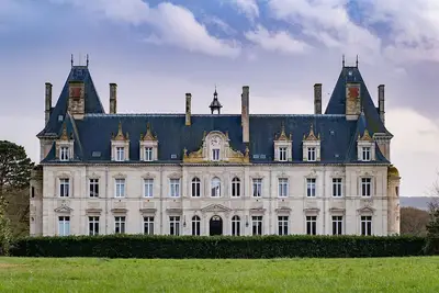 Image de Château remarquable de style néo-classique situé dans le Maine-et-Loire