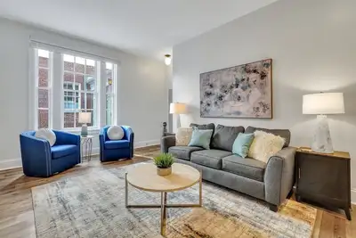 Image de Unbeatable Location in Heart of Historic Savannah by Lucky Savannah