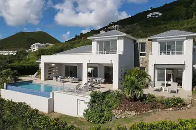 Image de Beautiful Aqua Luxury villa