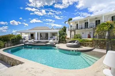 Image de Amethyst (3/5 Rooms) Luxury villa