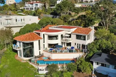 Image de Luxe Sunset Villa w/ Oceanview, Pool & Hot Tub, Terrace & Art Studio in La Jolla