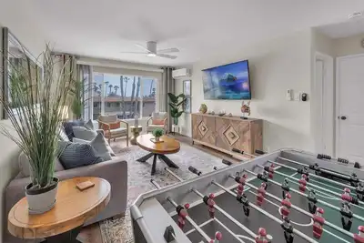 Image de Beachside Bliss | Tower 9 Getaway Across from the Sand