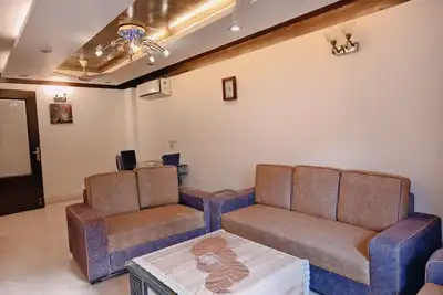 Image de Aesthetic 3bhk Apartment in Greater Kailash-1, M Block Market