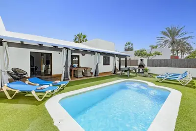 Villa Papagayo Deluxe by Villa Plus