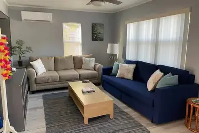 Image de Newly Renovated Classic Bungalow
