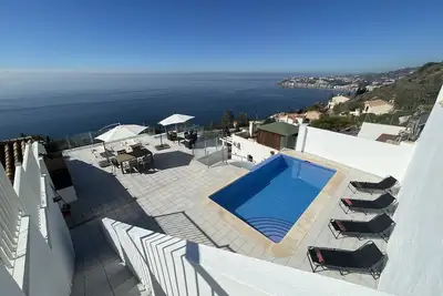 Image de 3 bed villa with stunning views and private pool