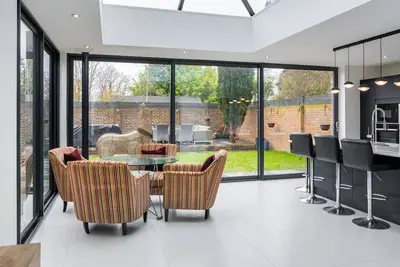 Image de Luxury Modern Spacious 3 Bedroom House in Shepperton - Great location - Heathrow