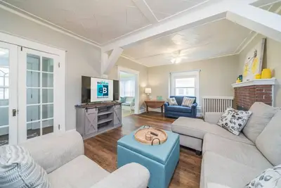 Image de Hot Tub, close to downtown, sleeps 7