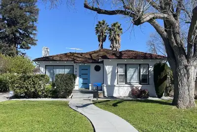 Image de A Gem! Executive Brand New Entire House close to Westfield & Apple Campus