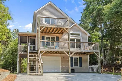 Image de Peaceful 3br/2. 5ba home, easy walk/bike to beach