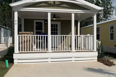 Image de Short drive to the beautiful 30-A beaches! ! \nCozy Riverwalk Landing Cottage 3-C