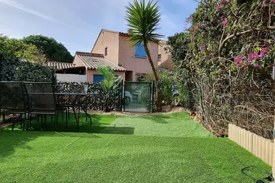 Image de Superbe 2 pieces rez de jardin au calme proche de la mer