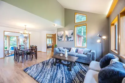 Image de Luxury Treehouse Retreat | Dash Point State Park at doorstep