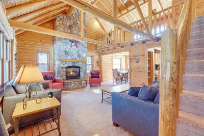 Image de Interlochen Cabin w\/ Fireplace - Near State Park!