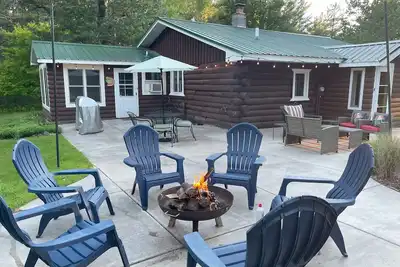 Image de Family and Friends Retreat: Recharge and Reconnect in Gorgeous Log Cabin